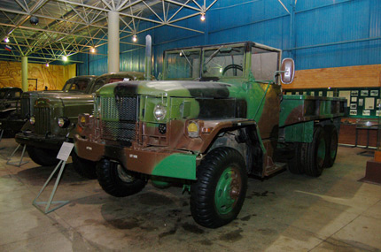 Трофейный американский грузовик. захваченный у грузинских войск в Южной Осетии в 2008 году